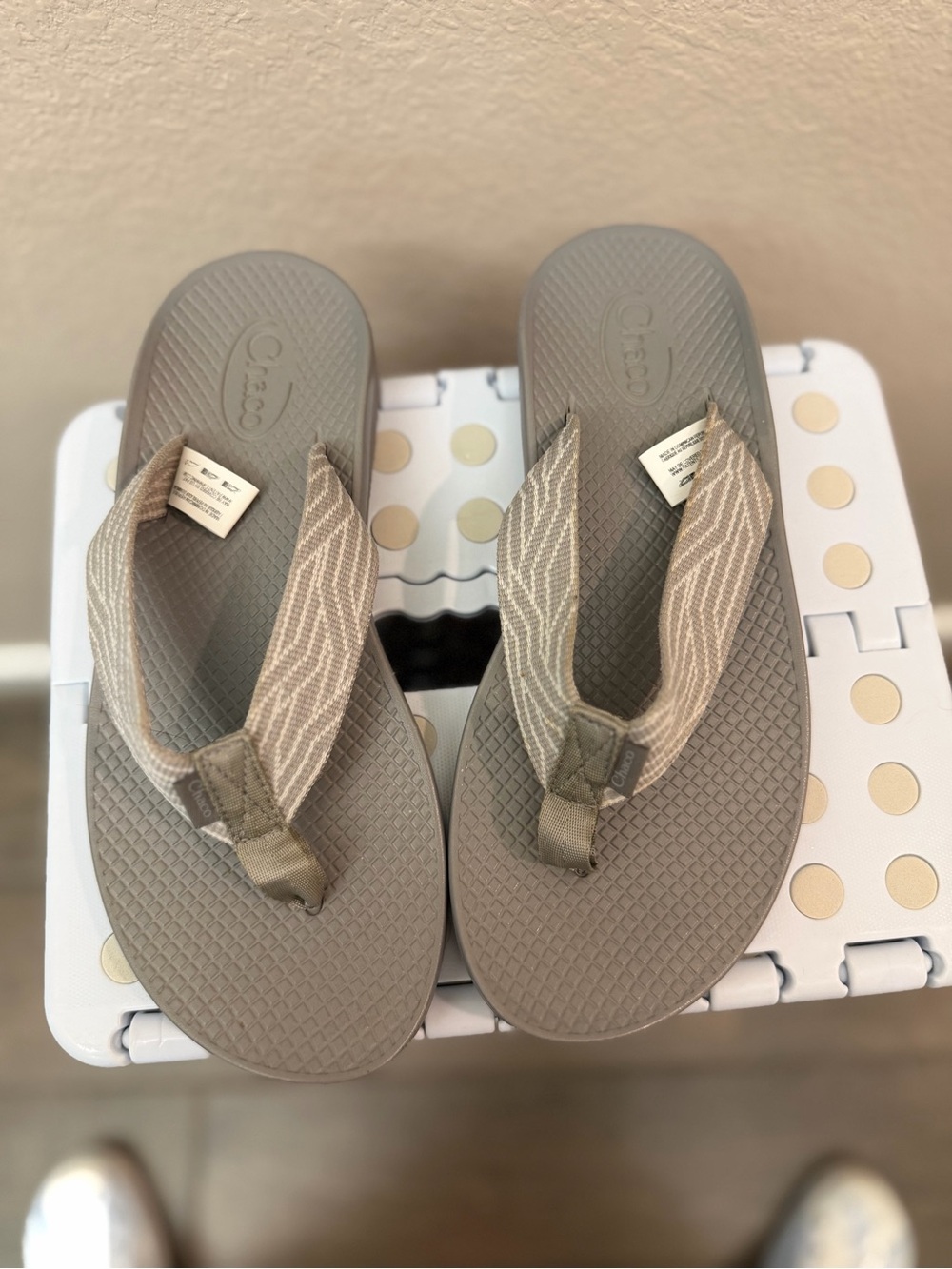 Chaco Taupe Gray Patterned Fabric-Strip Flip Sandals